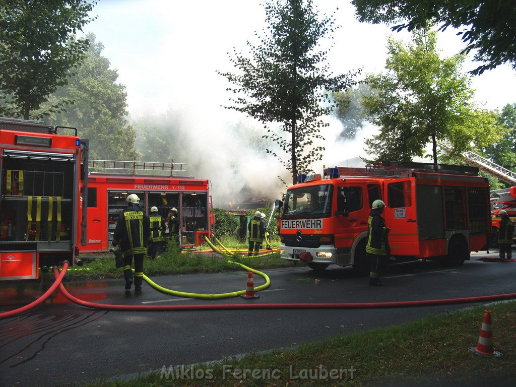 Brand Schuetzenhof Neusser Landstr P5349.JPG